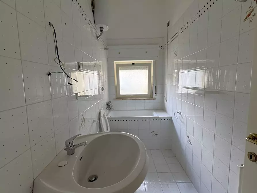 Immagine 15 di Appartamento in vendita  in Verdi 12 a Bussi Sul Tirino