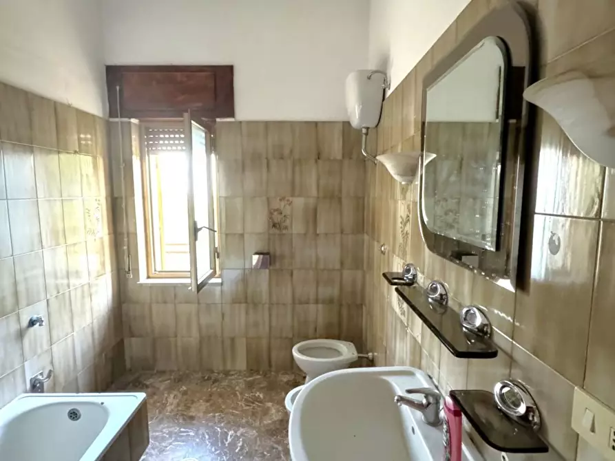 Immagine 13 di Casa semindipendente in vendita  in di Vallerano a Rignano Flaminio