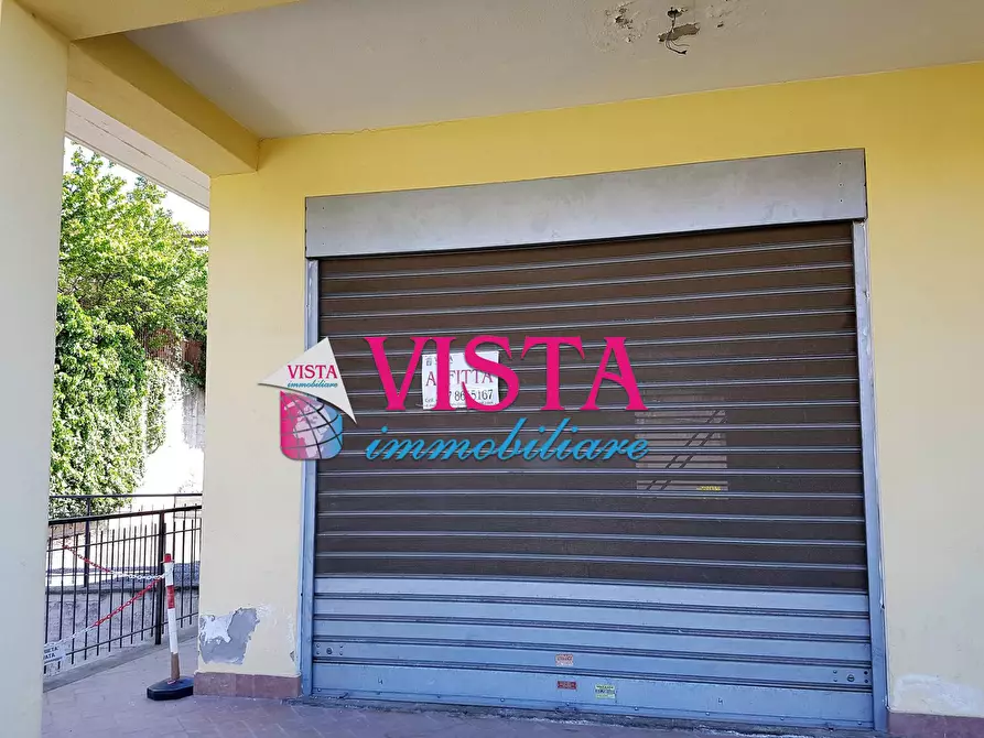 Immagine 3 di Locale commerciale in affitto  in Via Antonio Meucci 7 a Rignano Flaminio
