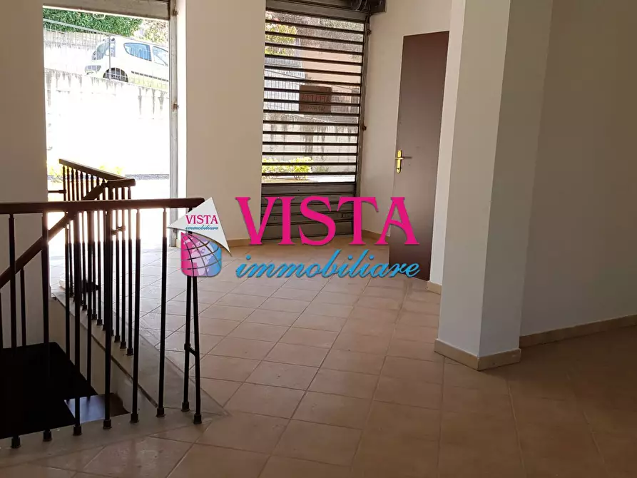 Immagine 5 di Locale commerciale in affitto  in Via Antonio Meucci 7 a Rignano Flaminio