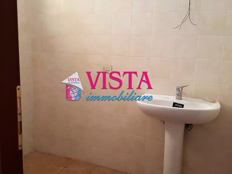 Immagine 7 di Locale commerciale in affitto  in Via Antonio Meucci 7 a Rignano Flaminio