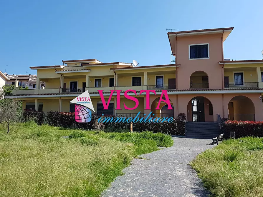 Immagine 10 di Locale commerciale in affitto  in Via Antonio Meucci 7 a Rignano Flaminio