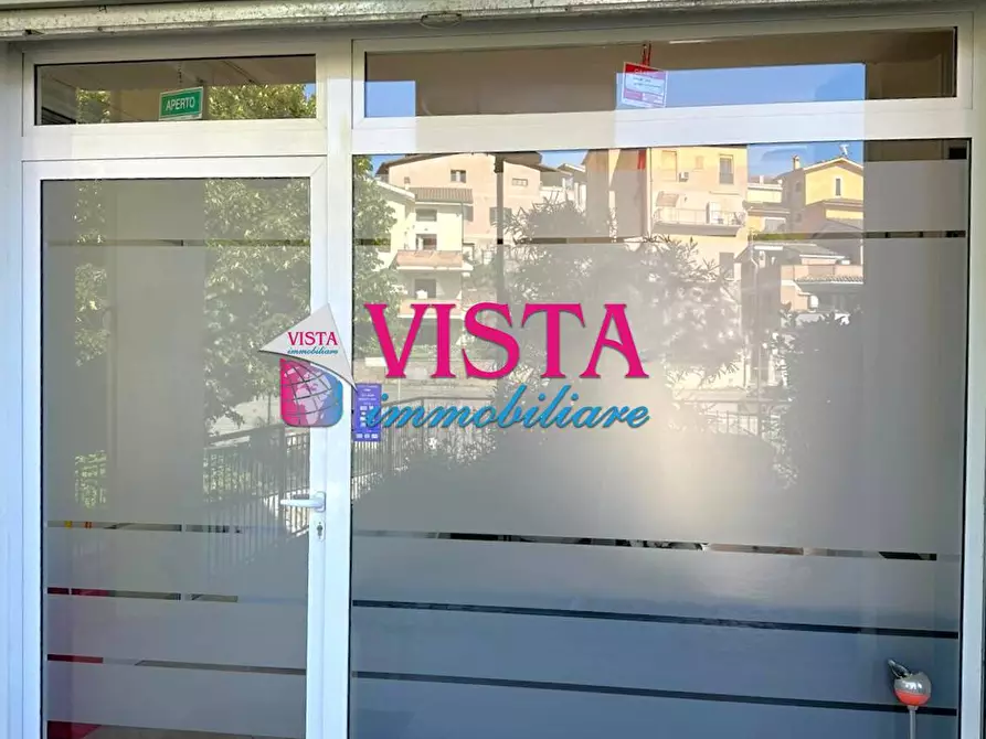 Immagine 12 di Locale commerciale in affitto  in Via Antonio Meucci 7 a Rignano Flaminio
