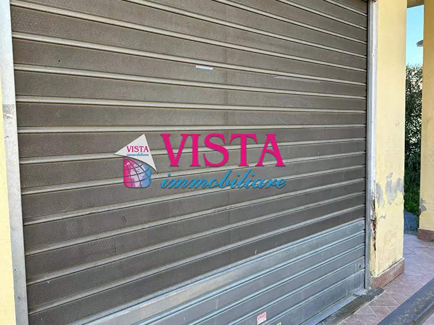 Immagine 13 di Locale commerciale in affitto  in Via Antonio Meucci 7 a Rignano Flaminio