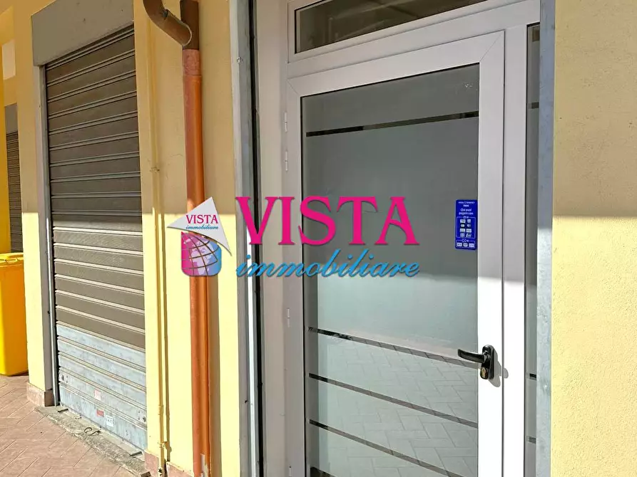 Immagine 14 di Locale commerciale in affitto  in Via Antonio Meucci 7 a Rignano Flaminio