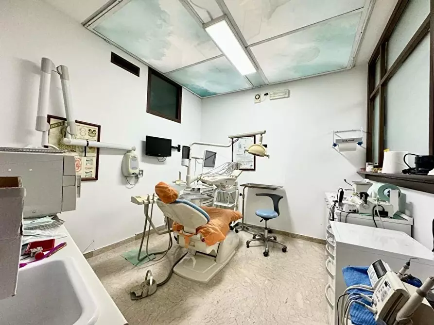 Immagine 15 di Ufficio in vendita  in Papa Giovanni XIII 46 a Balestrate