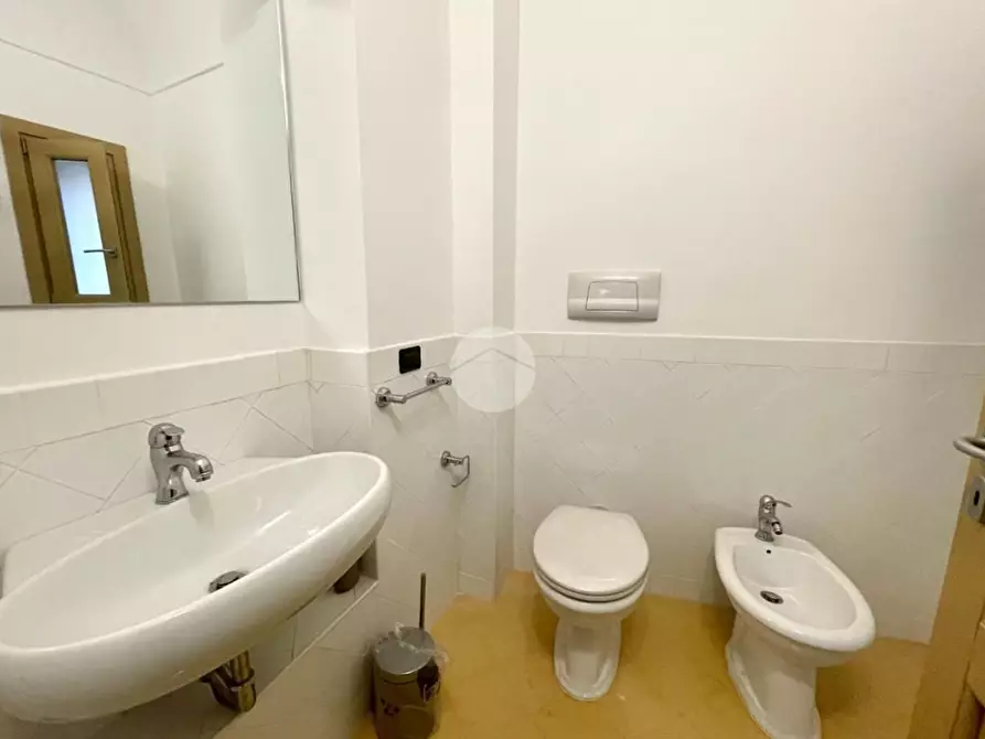 Immagine 2 di Palazzo in vendita  a Palermo