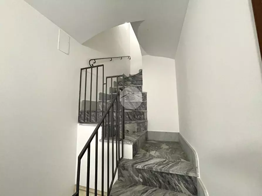 Immagine 7 di Palazzo in vendita  a Palermo