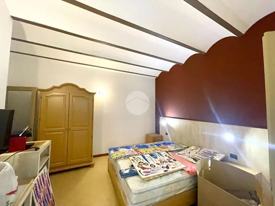 Immagine 10 di Palazzo in vendita  a Palermo