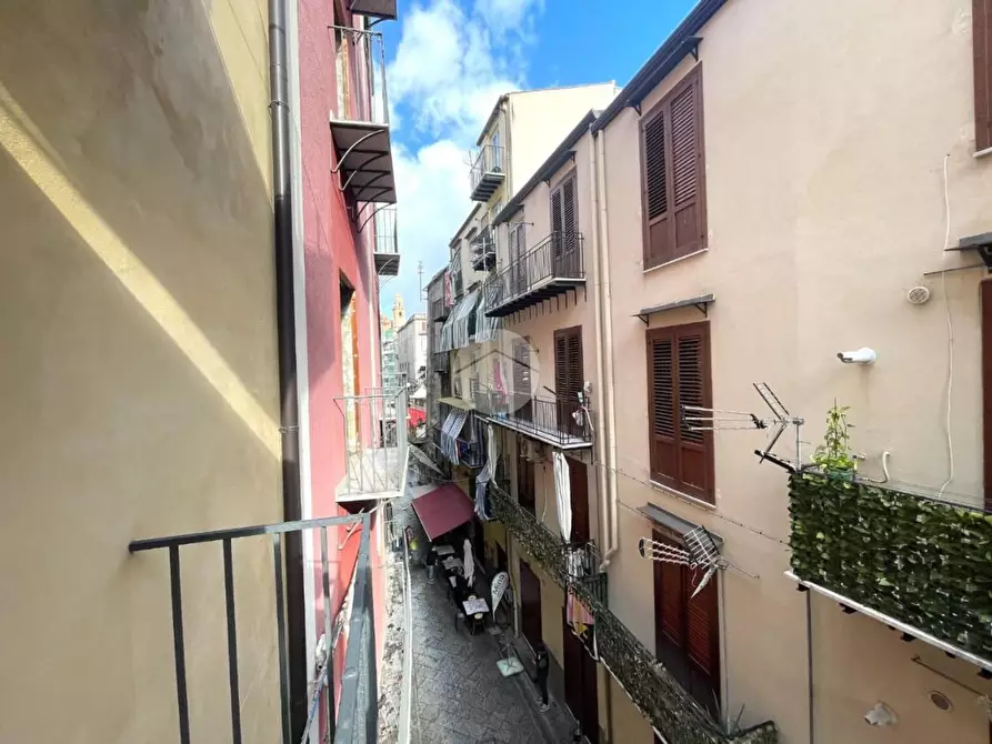 Immagine 12 di Palazzo in vendita  a Palermo