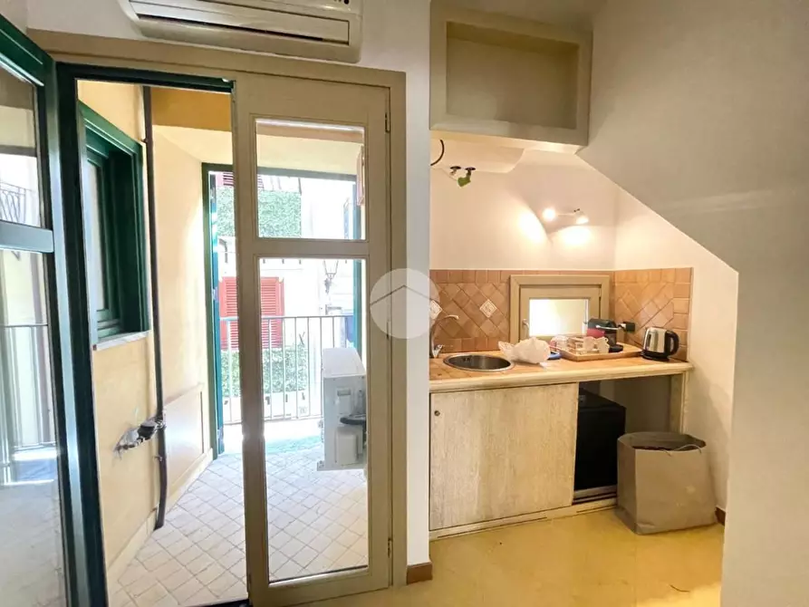 Immagine 17 di Palazzo in vendita  a Palermo