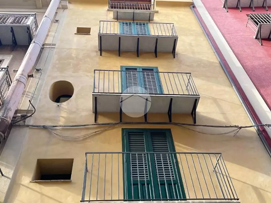 Immagine 20 di Palazzo in vendita  a Palermo