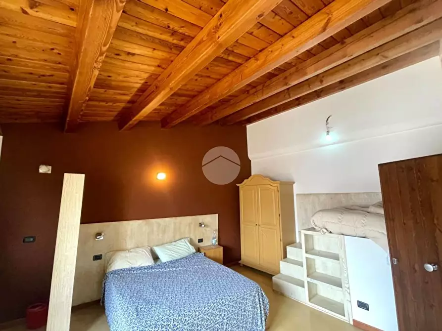 Immagine 22 di Palazzo in vendita  a Palermo