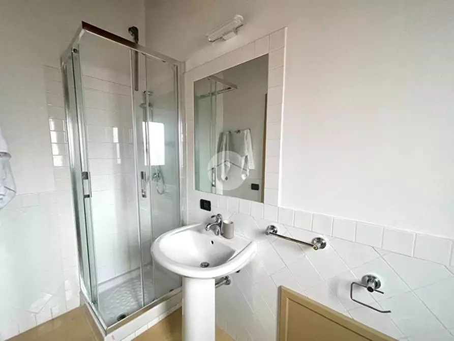 Immagine 26 di Palazzo in vendita  a Palermo