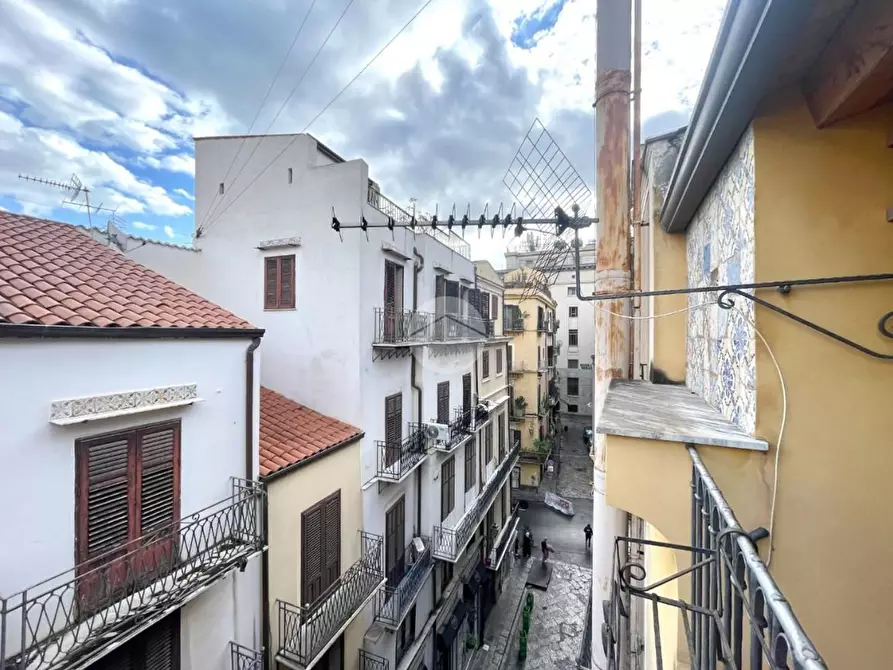 Immagine 27 di Palazzo in vendita  a Palermo