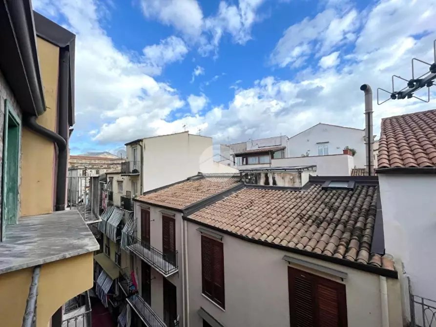 Immagine 28 di Palazzo in vendita  a Palermo