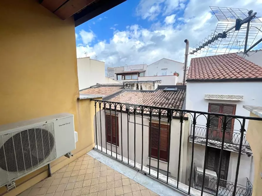 Immagine 29 di Palazzo in vendita  a Palermo