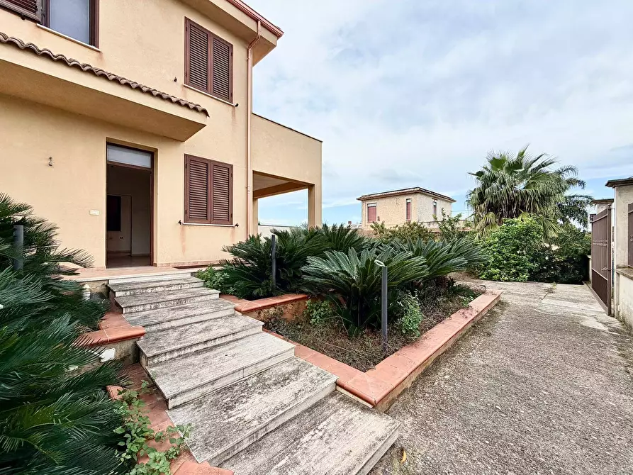 Immagine 2 di Casa semindipendente in vendita  in Via Magellano 104 a Carini