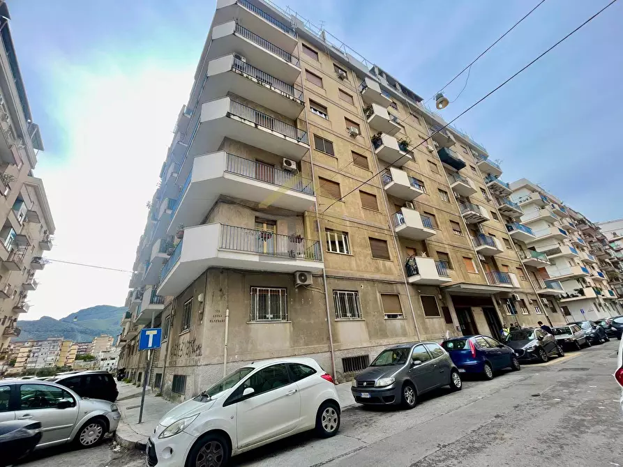Immagine 13 di Appartamento in vendita  in Via Luigi Manfredi 18 a Palermo