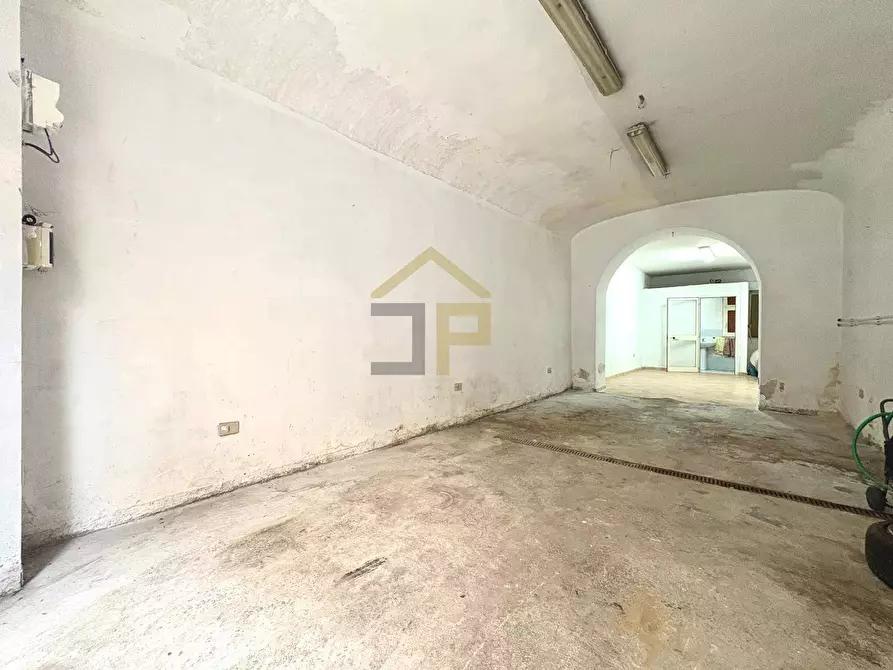 Immagine 4 di Magazzino in vendita  a Palermo