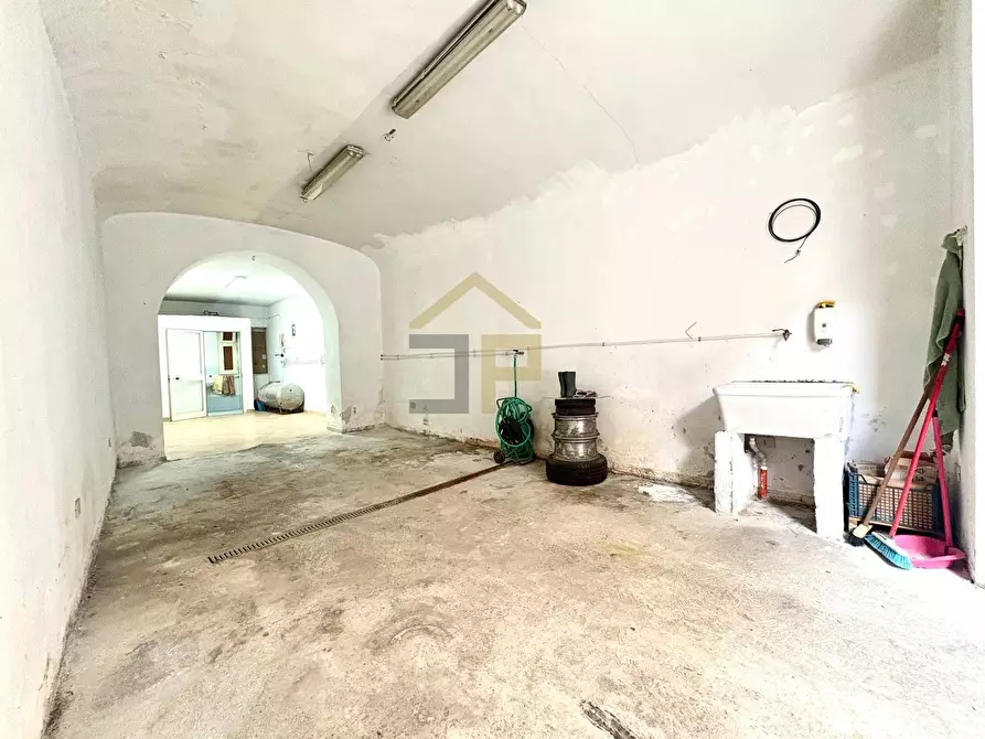 Immagine 6 di Magazzino in vendita  a Palermo