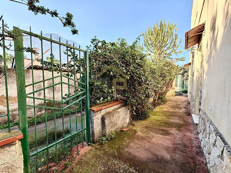 Immagine 26 di Villa in vendita  in Contrada Pozzillo snc a Cinisi