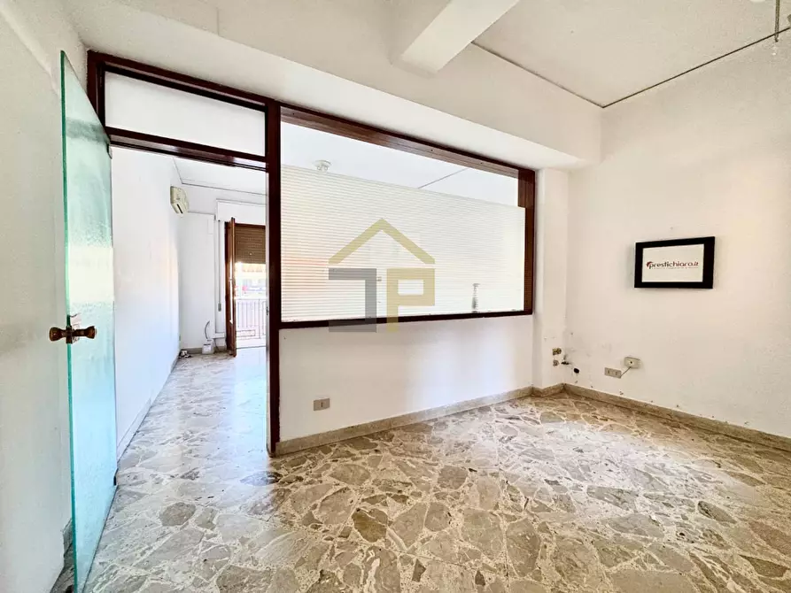 Immagine 24 di Appartamento in vendita  in via sciuti 6 a Palermo