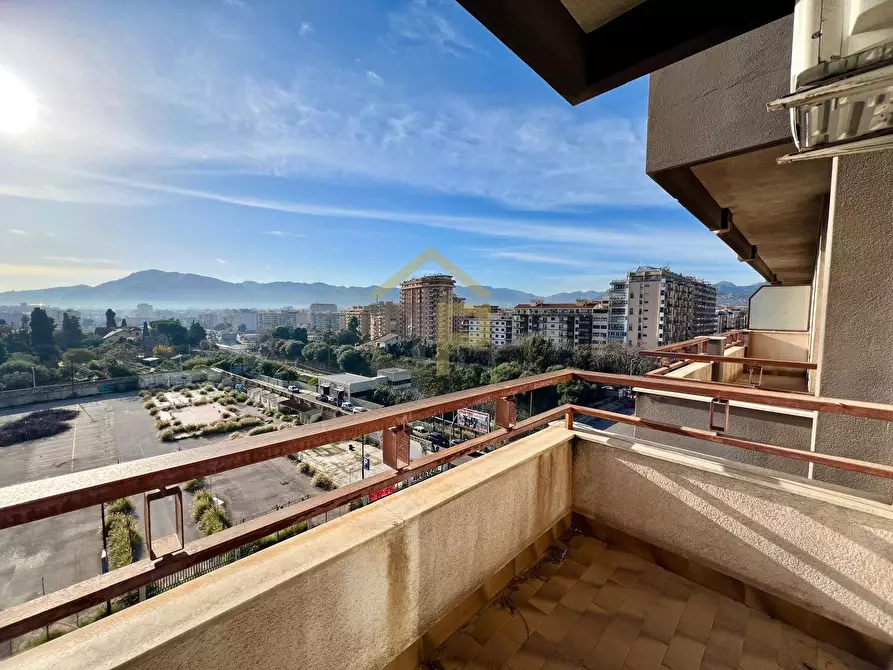 Immagine 8 di Appartamento in vendita  in VIA DELL'AUTONOMIA SICILIANA 70 a Palermo