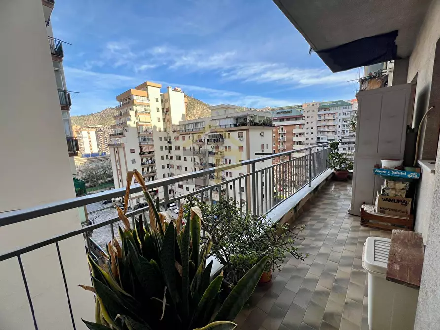 Immagine 13 di Appartamento in vendita  in VIA DELL'AUTONOMIA SICILIANA 70 a Palermo