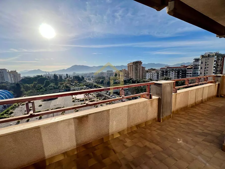 Immagine 14 di Appartamento in vendita  in VIA DELL'AUTONOMIA SICILIANA 70 a Palermo