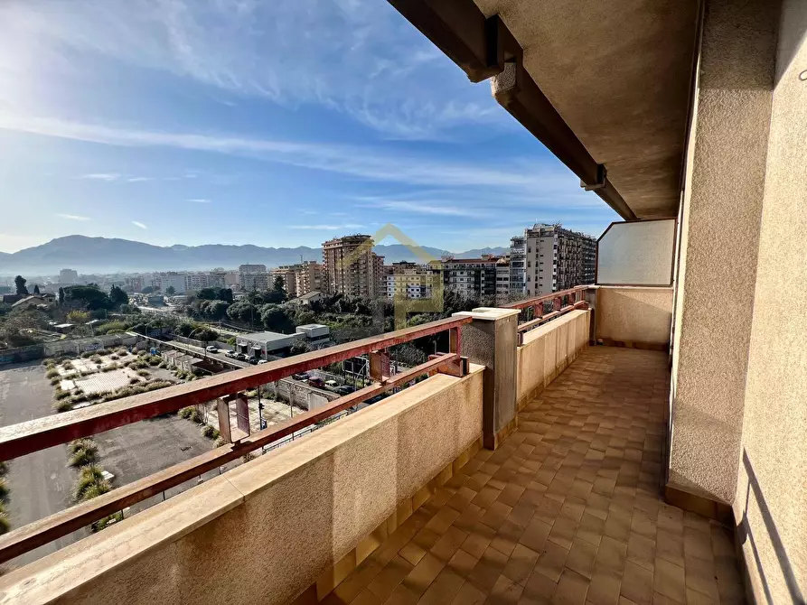 Immagine 19 di Appartamento in vendita  in VIA DELL'AUTONOMIA SICILIANA 70 a Palermo