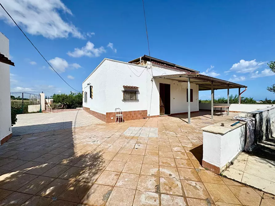 Immagine 2 di Villa in vendita  in Contrada Bosco Falconeria SNC a Partinico