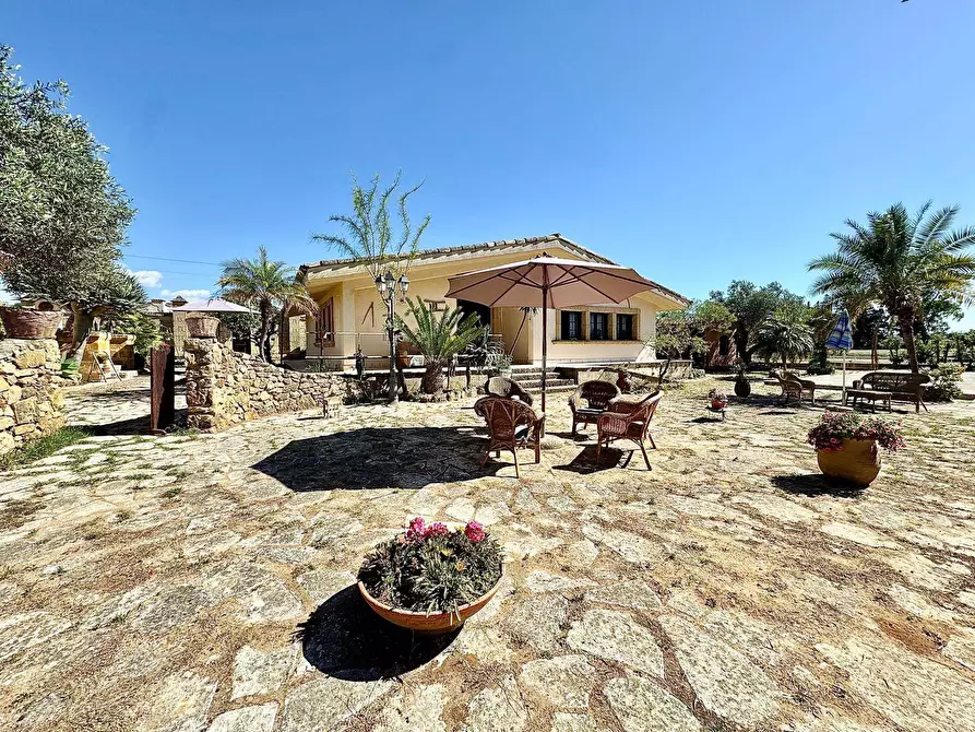 Immagine 3 di Villa in vendita  in Contrada Arnao snc a Partinico