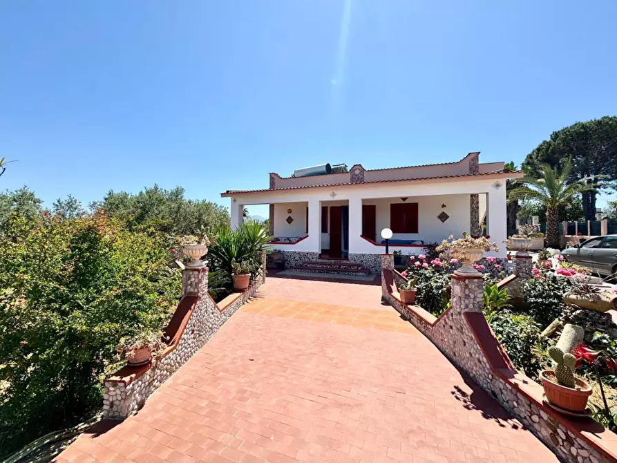 Immagine 2 di Villa in vendita  in Contrada Colonna snc a Capaci