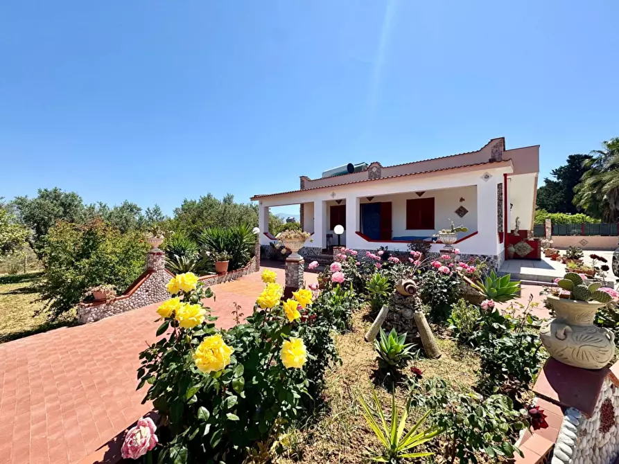 Immagine 1 di Villa in vendita  in Contrada Colonna snc a Capaci