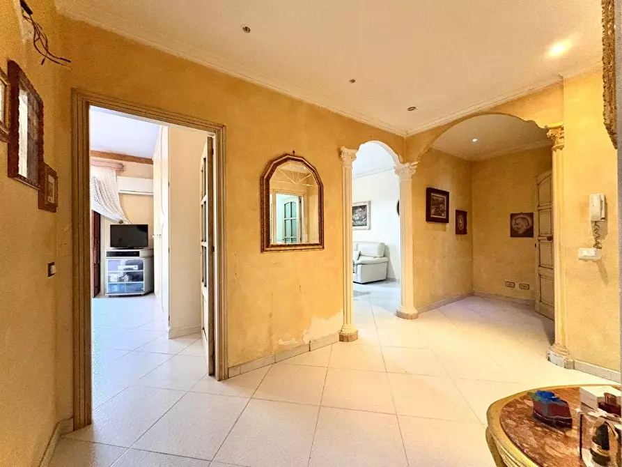 Immagine 7 di Palazzo in vendita  in Gaetano Filangeri 16 a Palermo