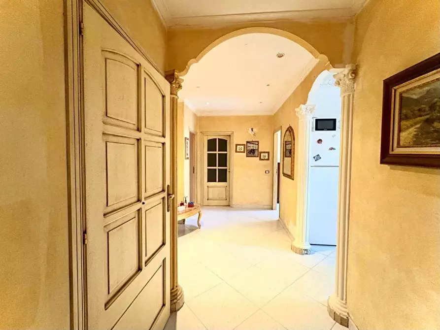 Immagine 10 di Palazzo in vendita  in Gaetano Filangeri 16 a Palermo