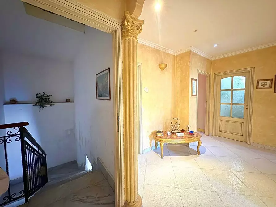 Immagine 11 di Palazzo in vendita  in Gaetano Filangeri 16 a Palermo