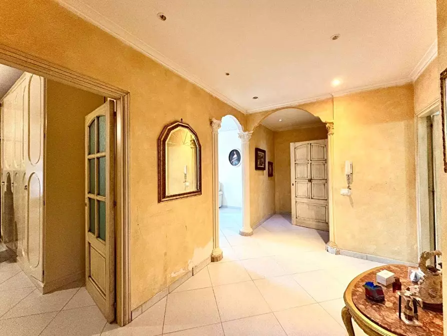 Immagine 15 di Palazzo in vendita  in Gaetano Filangeri 16 a Palermo