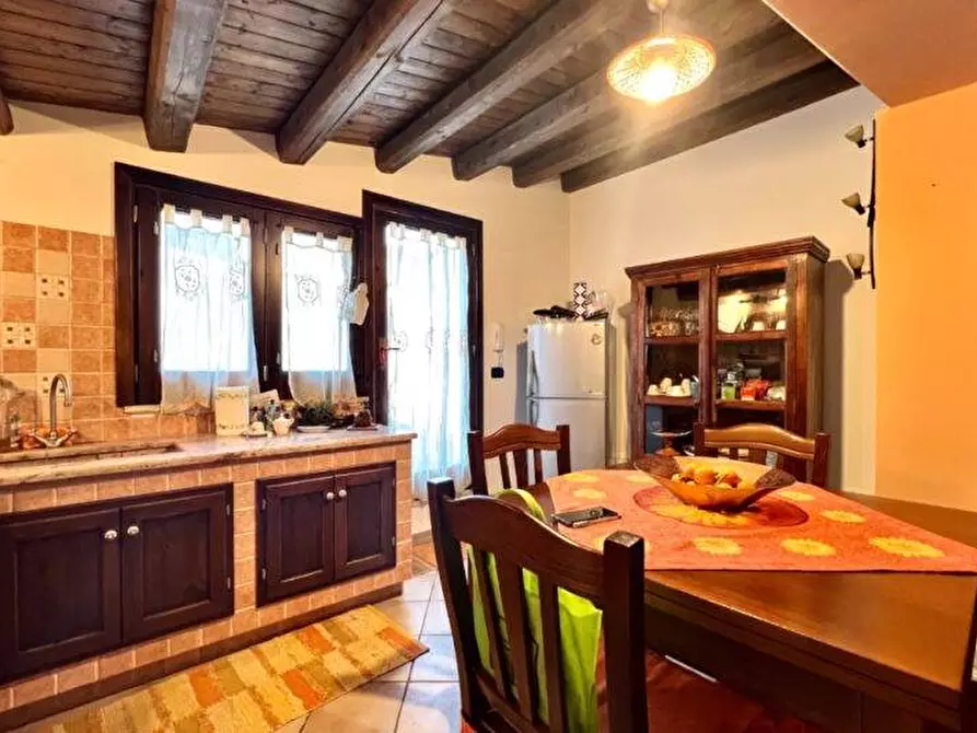 Immagine 2 di Appartamento in vendita  in Principe di San Giuseppe 11 a Palermo