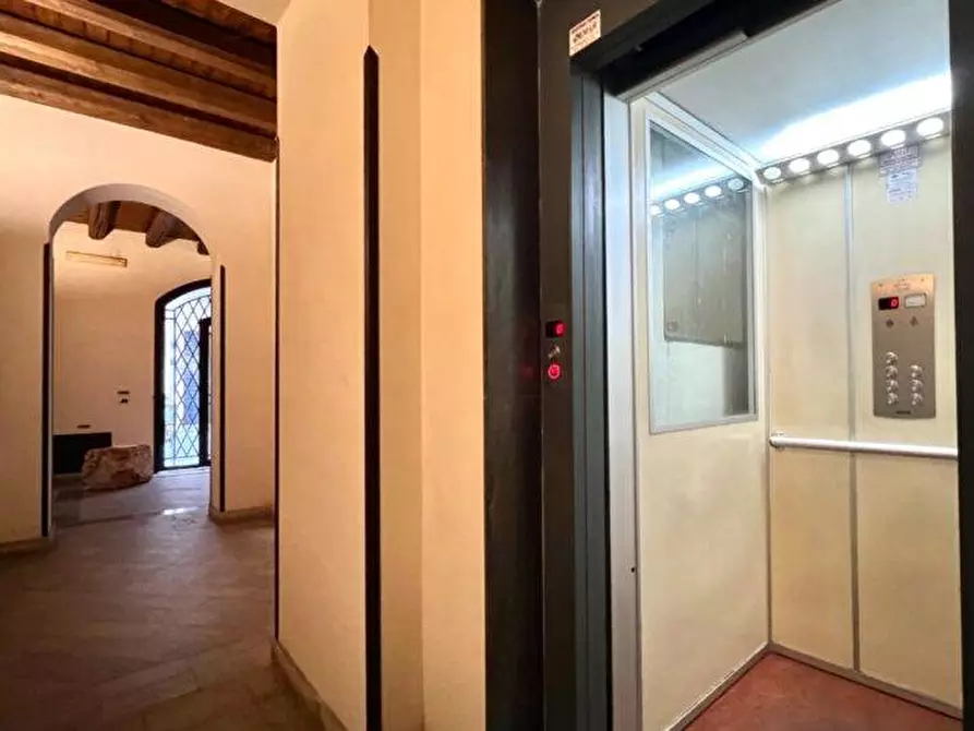 Immagine 8 di Appartamento in vendita  in Principe di San Giuseppe 11 a Palermo