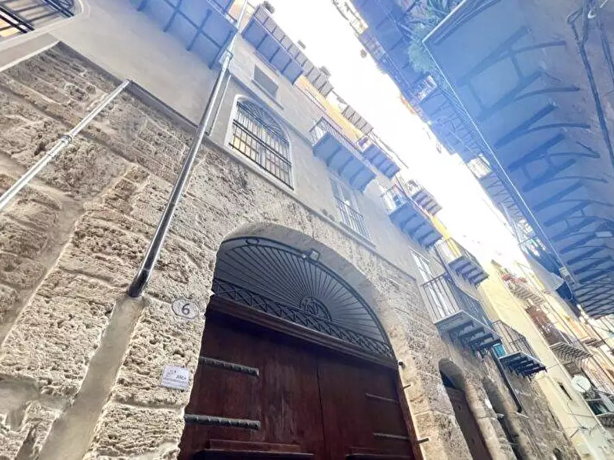 Immagine 30 di Appartamento in vendita  in Via della Loggia 3 a Palermo