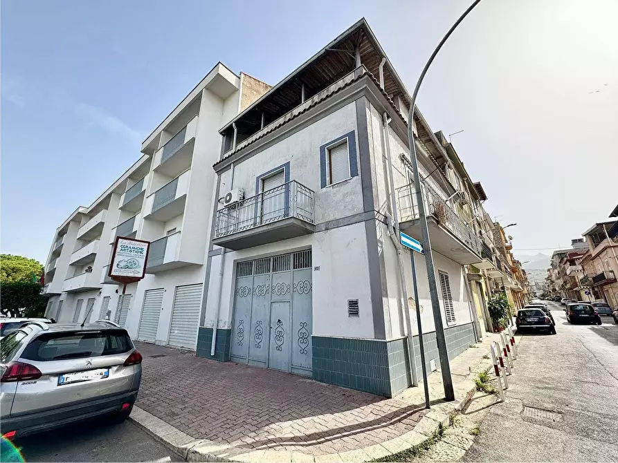 Immagine 1 di Casa indipendente in vendita  in Giacomo Puccini 1 a Partinico