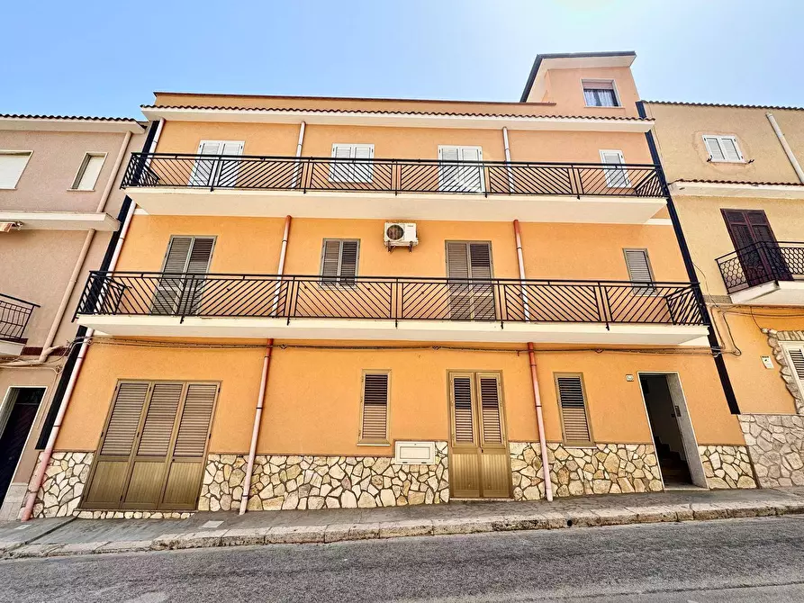 Immagine 2 di Casa indipendente in vendita  in Via Galileo Galilei 106-108 a Balestrate