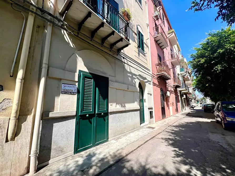 Immagine 1 di Appartamento in vendita  in Corso Dei Mille 421 a Palermo