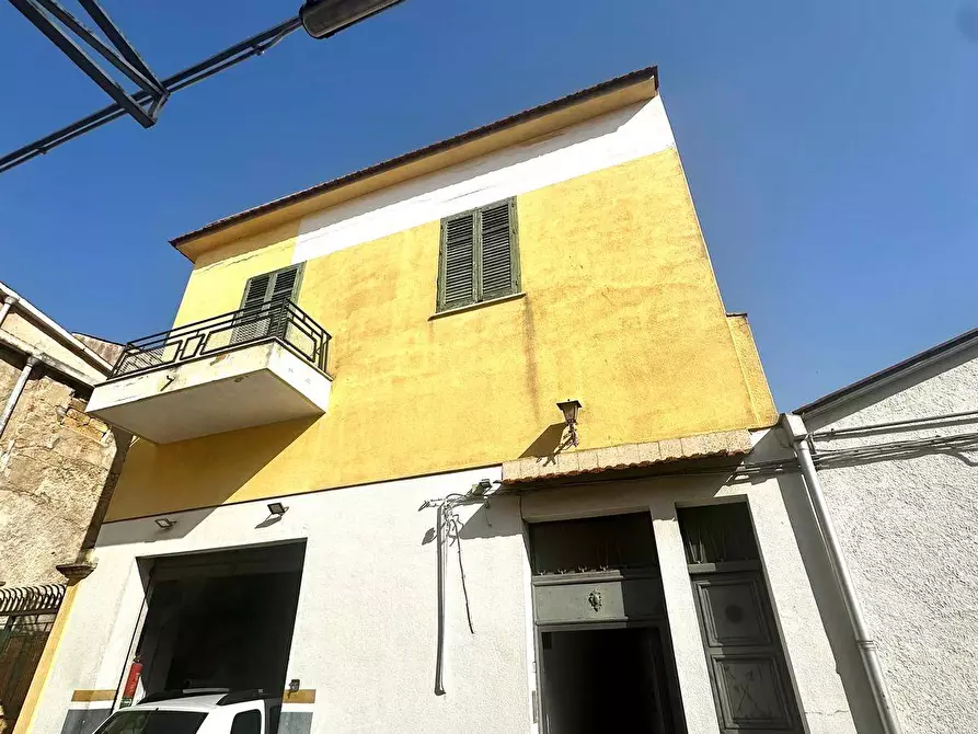 Immagine 2 di Appartamento in vendita  in via Giuseppe Garibaldi 41 a Palermo
