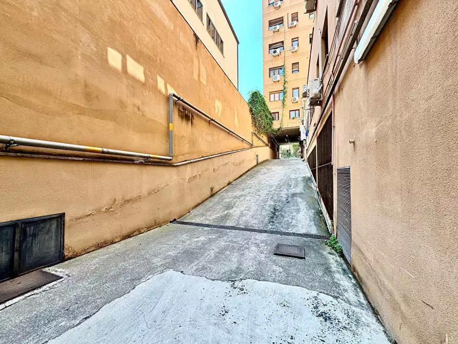 Immagine 7 di Box auto in vendita  in Via Liberta' 54/A a Palermo