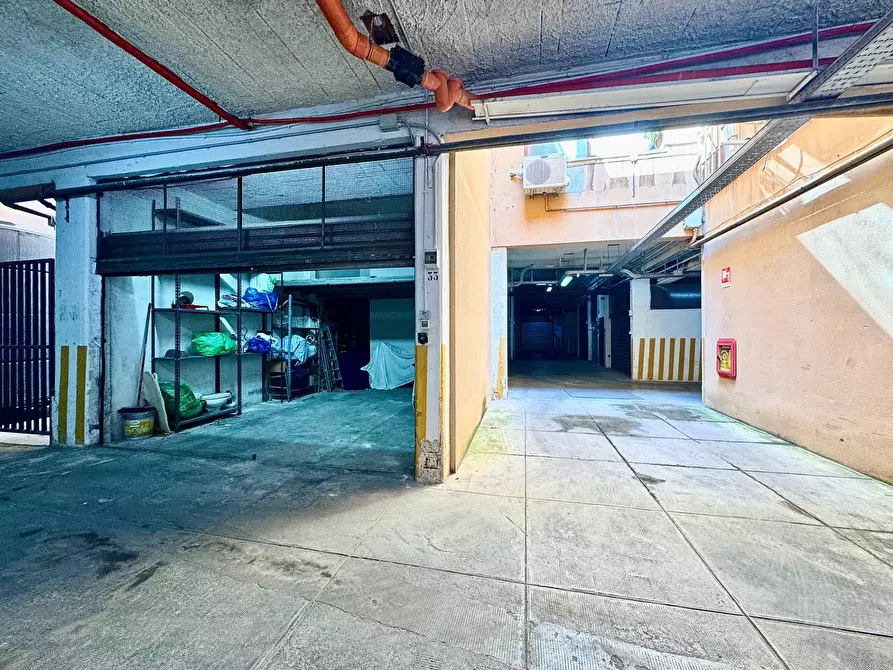 Immagine 8 di Box auto in vendita  in Via Liberta' 54/A a Palermo