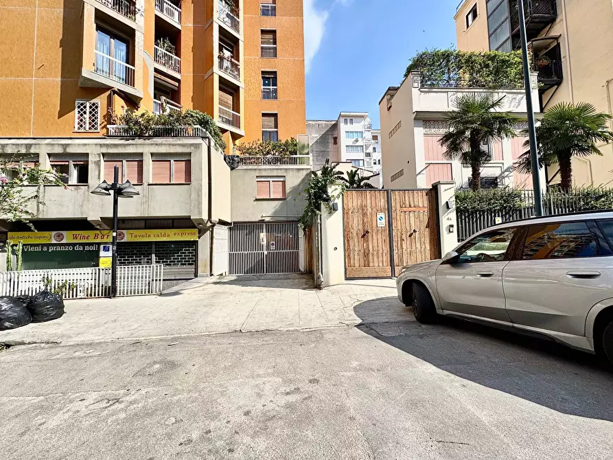 Immagine 10 di Box auto in vendita  in Via Liberta' 54/A a Palermo