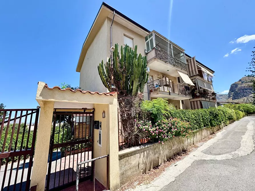 Immagine 2 di Appartamento in vendita  in Via San Benedetto Il Moro 14 a Palermo